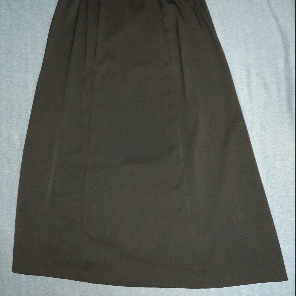 Like New Pleated Black A Line Skirt Size 8 - Picture 2 of 4